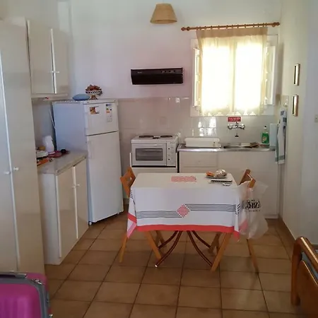 Ostria Beach Períssa
